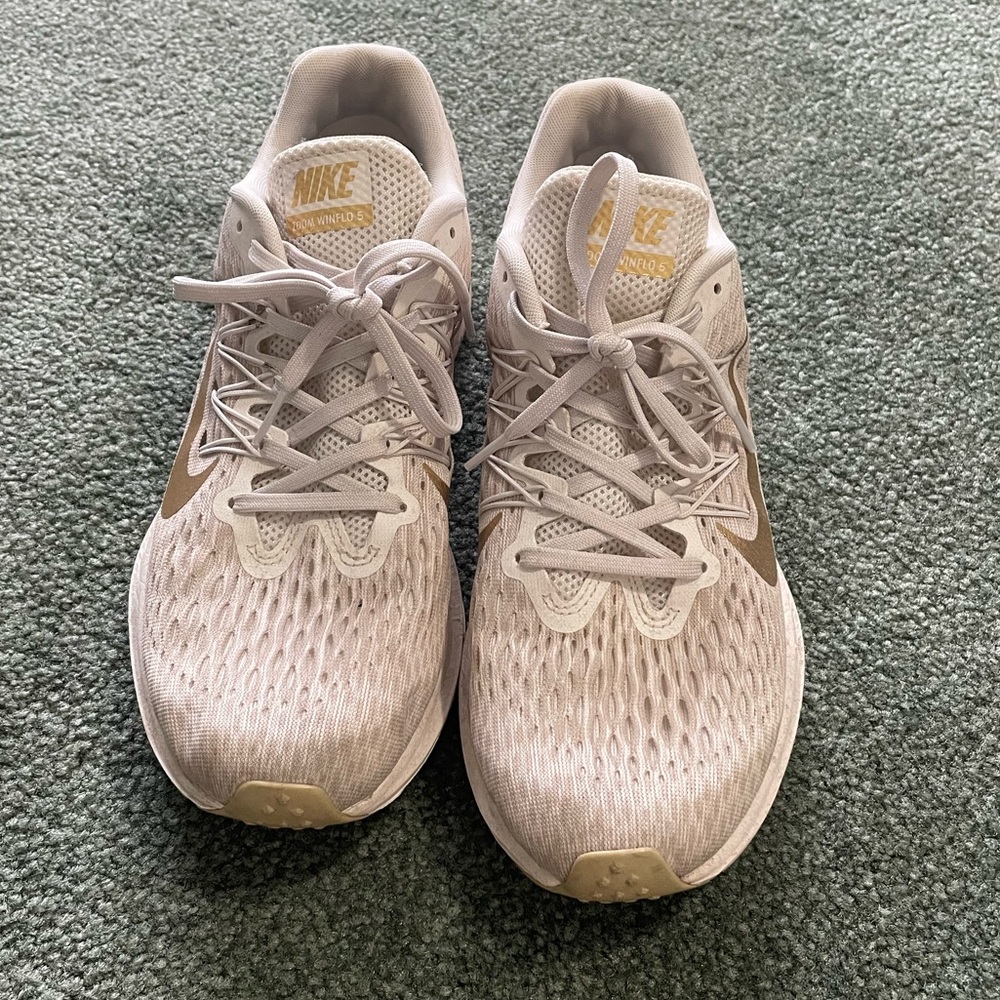Nike Zoom Winflo 5 size 9.5